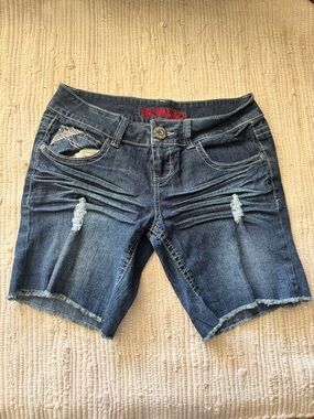 Bongo Y2K Long Denim Shorts Low Rise Distressed Size 9